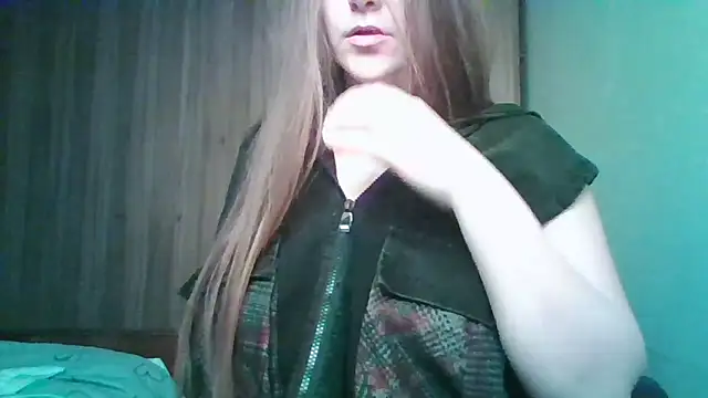 Snapshot of Evasapples chatting on April 22, 2026, 7:48 pm Evasapples online show from April 22, 2026, 7:48 pm