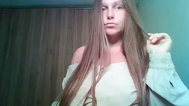 Snapshot of Evasapples chatting on June 1, 2026, 6:53 pm Evasapples online show from June 1, 2026, 6:53 pm
