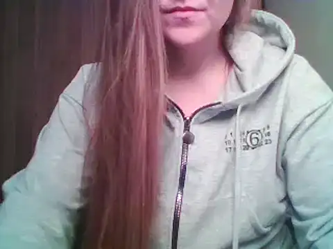 Snapshot of Evasapples chatting on June 13, 2026, 6:50 pm Evasapples online show from June 13, 2026, 6:50 pm