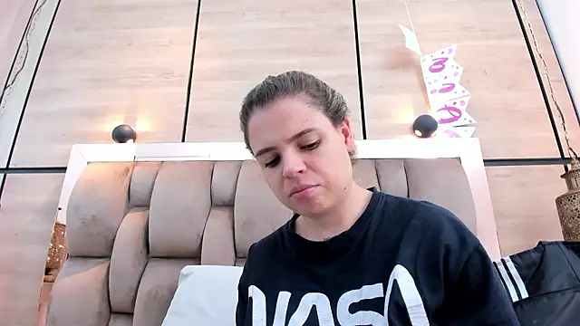 Snapshot of dorothy_vegga chatting on February 20, 2026, 3:14 am dorothy vegga online show from February 20, 2026, 3:14 am