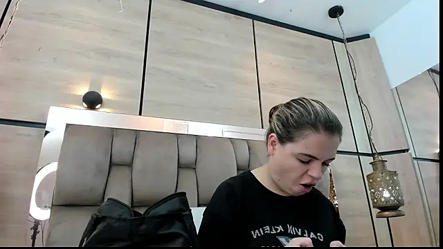 Snapshot of dorothy_vegga chatting on February 23, 2026, 3:37 am dorothy vegga online show from February 23, 2026, 3:37 am