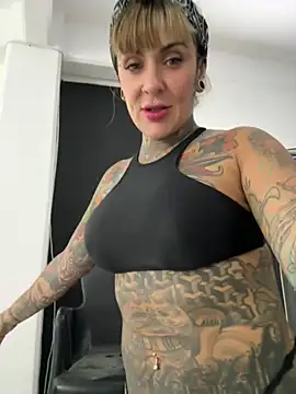 remyflux666 online show from February 25, 2026, 4:33 am