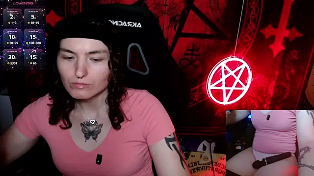 BrandiWRLD 999 online show from October 17, 2025, 7:16 pm