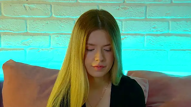 MilanaBalmain online show from June 8, 2026, 4:24 am