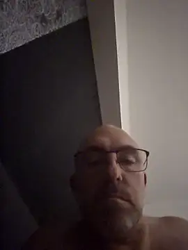 Crosss-23cm online show from November 12, 2025, 7:57 pm