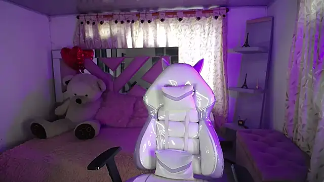 Mia Fischer online show from February 22, 2025, 7:03 pm