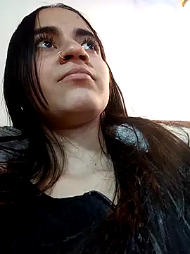 Mia Fischer online show from October 3, 2025, 7:22 pm