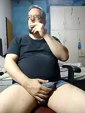 Snapshot of MrBig_2024 chatting on February 4, 2025, 3:11 am MrBig 2024 online show from February 4, 2025, 3:11 am