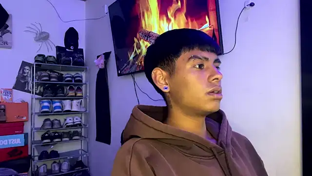  Billowy  online show from November 24, 2025, 6:07 pm