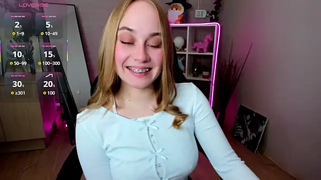 LianaBright online show from March 23, 2026, 2:04 am