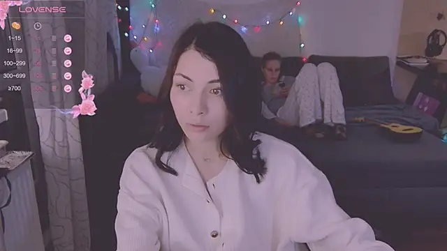 Snapshot of valorant_girl chatting on March 1, 2025, 6:43 pm valorant girl online show from March 1, 2025, 6:43 pm