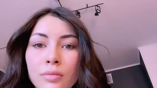 Snapshot of valorant_girl chatting on March 7, 2025, 2:56 pm valorant girl online show from March 7, 2025, 2:56 pm