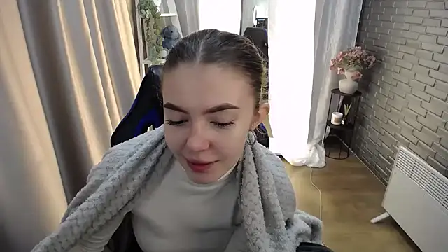 Ritaneer online show from October 15, 2025, 8:14 am