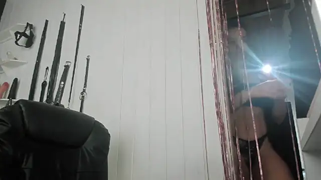 Snapshot of jessiburningheels chatting on November 11, 2025, 10:26 am jessiburningheels online show from November 11, 2025, 10:26 am