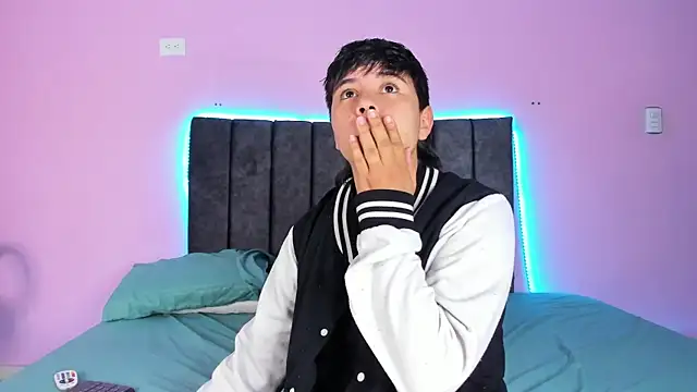 AbbySmiitth  online show from January 28, 2025, 12:11 pm