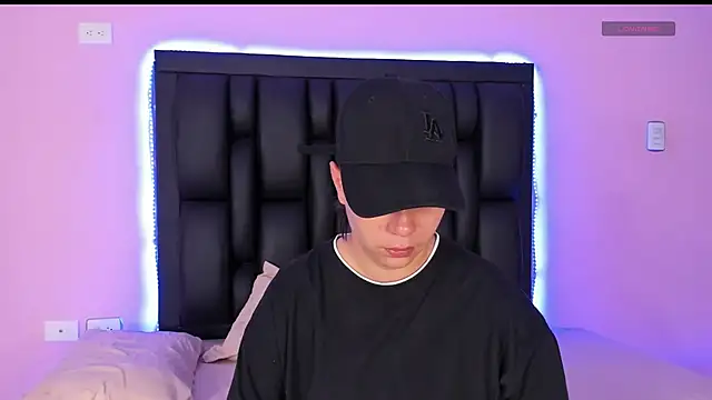 AbbySmiitth  online show from February 25, 2025, 12:34 pm