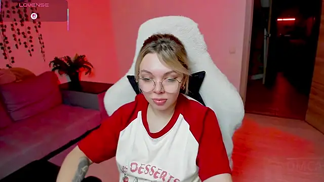 whoa-hoa-hoa-hoa-hoa online show from November 8, 2025, 2:28 pm