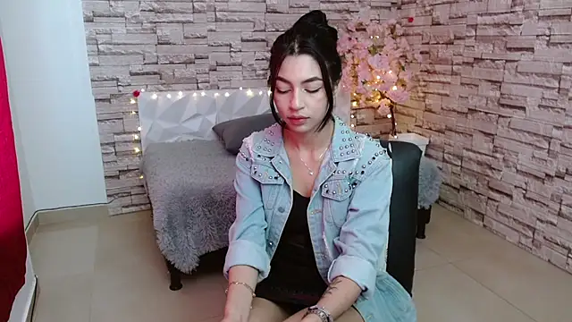 Snapshot of Vanse_lust chatting on December 7, 2024, 4:58 pm Vanse lust online show from December 7, 2024, 4:58 pm