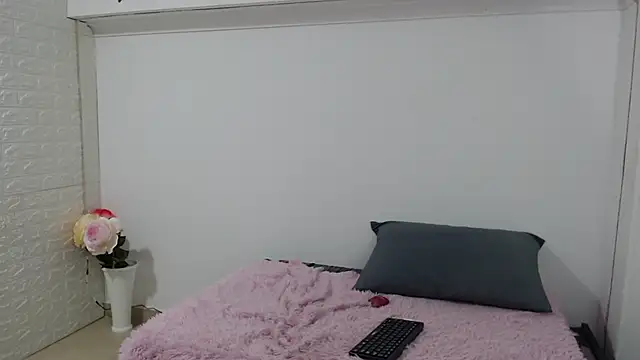 Snapshot of Vanse_lust chatting on January 21, 2025, 12:57 am Vanse lust online show from January 21, 2025, 12:57 am