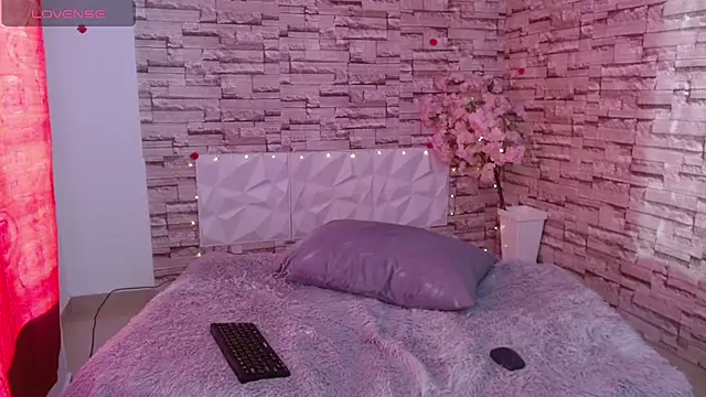 Snapshot of Vanse_lust chatting on February 6, 2025, 10:10 pm Vanse lust online show from February 6, 2025, 10:10 pm