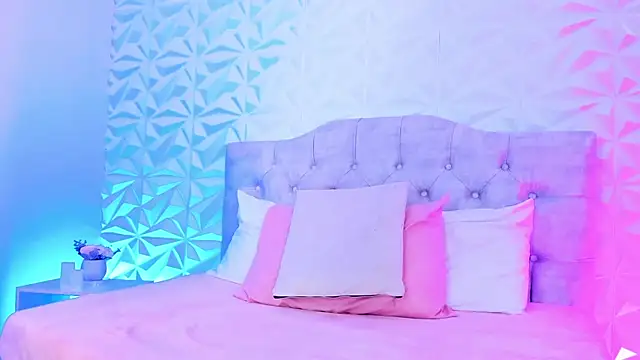 Snapshot of Miss_Ivy4 chatting on March 21, 2025, 9:01 pm Miss Ivy4 online show from March 21, 2025, 9:01 pm