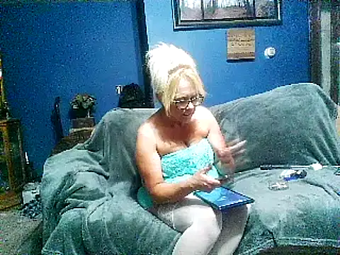 Snapshot of letsgetdirty1981 chatting on December 7, 2024, 1:40 pm letsgetdirty1981 online show from December 7, 2024, 1:40 pm