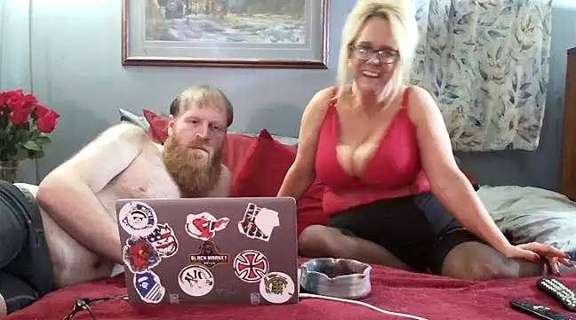 Snapshot of letsgetdirty1981 chatting on February 15, 2025, 3:20 am letsgetdirty1981 online show from February 15, 2025, 3:20 am