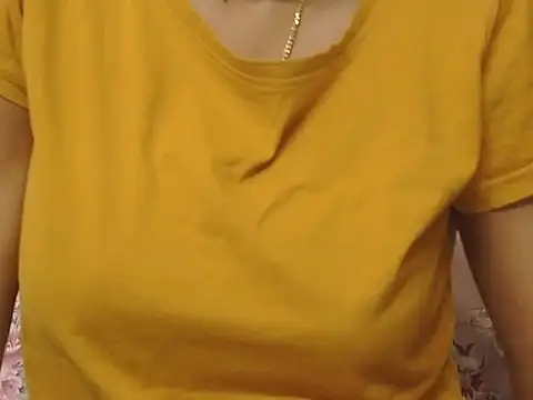  FluffyHxney  online show from October 31, 2025, 6:20 pm