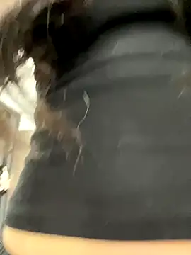 xyebobs online show from November 26, 2025, 1:23 pm