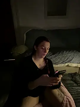 Snapshot of Stoner_BarbieXX chatting on February 9, 2025, 11:04 pm Stoner BarbieXX online show from February 9, 2025, 11:04 pm