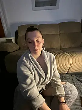 Snapshot of Stoner_BarbieXX chatting on March 22, 2025, 10:26 pm Stoner BarbieXX online show from March 22, 2025, 10:26 pm