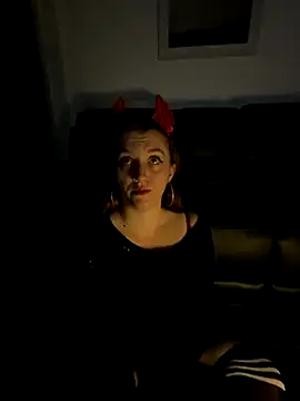 Snapshot of Stoner_BarbieXX chatting on October 23, 2025, 9:46 pm Stoner BarbieXX online show from October 23, 2025, 9:46 pm
