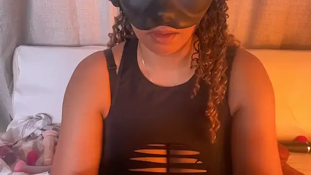 SCARLET-SANTANA online show from March 13, 2026, 12:45 pm