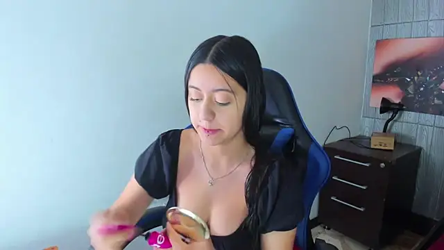 Snapshot of zoe_connor19 chatting on June 6, 2026, 8:46 pm zoe connor19 online show from June 6, 2026, 8:46 pm