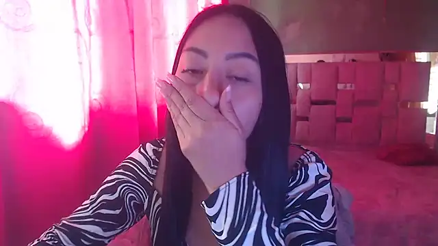 Snapshot of Little_aphrodite chatting on December 19, 2025, 7:43 pm Little aphrodite online show from December 19, 2025, 7:43 pm