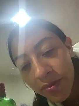 Snapshot of Little_aphrodite chatting on December 22, 2025, 2:52 am Little aphrodite online show from December 22, 2025, 2:52 am