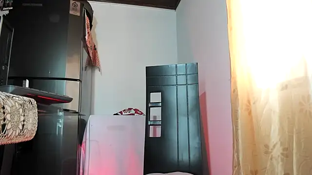 Snapshot of Little_aphrodite chatting on March 26, 2026, 3:28 pm Little aphrodite online show from March 26, 2026, 3:28 pm