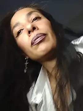 Snapshot of chloewildd_ chatting on July 23, 2026, 11:24 pm chloewildd online show from July 23, 2026, 11:24 pm