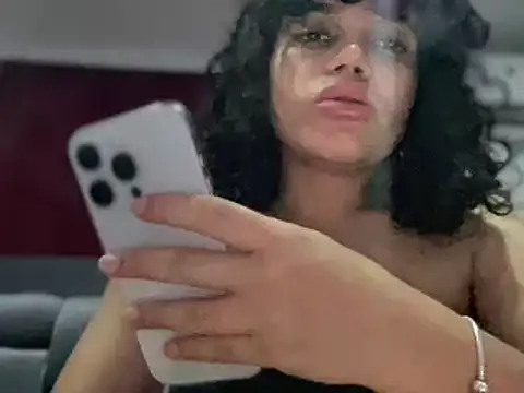 Snapshot of brithneysquirt chatting on February 10, 2025, 11:23 pm brithneysquirt online show from February 10, 2025, 11:23 pm