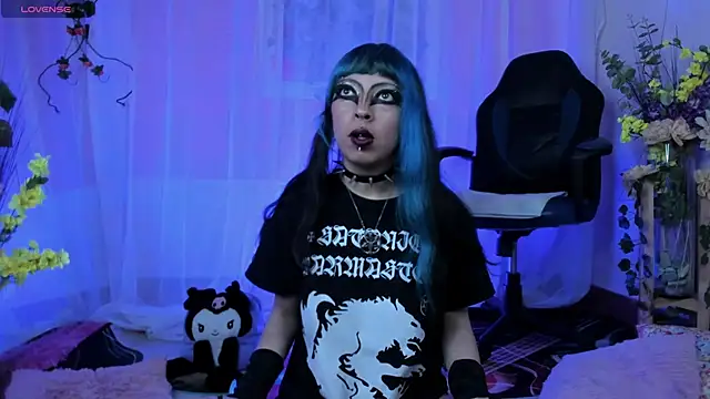 Neon 666  online show from December 5, 2024, 11:49 am