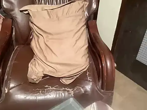 yourhero3466 online show from October 15, 2025, 4:40 pm