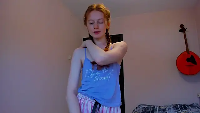 Snapshot of Fire_Luna chatting on December 12, 2024, 7:41 am Fire Luna online show from December 12, 2024, 7:41 am