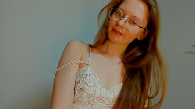 Snapshot of Fire_Luna chatting on February 5, 2025, 2:48 pm Fire Luna online show from February 5, 2025, 2:48 pm