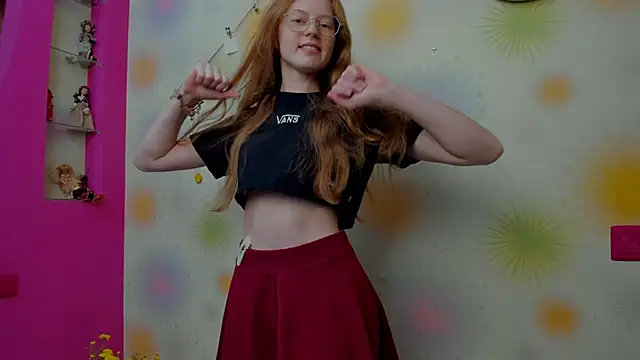 Snapshot of Fire_Luna chatting on September 17, 2025, 6:15 am Fire Luna online show from September 17, 2025, 6:15 am