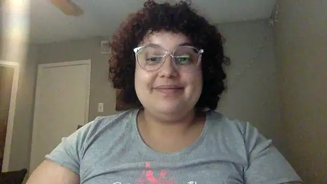 kawaiimay online show from January 1, 2025, 12:32 am