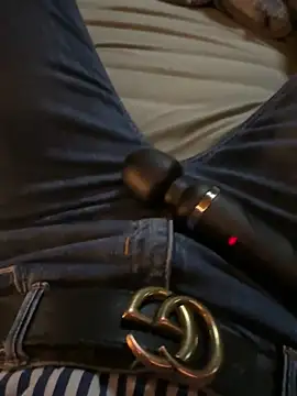 Snapshot of Ana-05 chatting on December 9, 2024, 7:18 pm Ana-05 online show from December 9, 2024, 7:18 pm