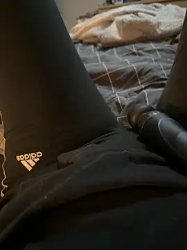 Snapshot of Ana-05 chatting on December 10, 2024, 7:32 pm Ana-05 online show from December 10, 2024, 7:32 pm