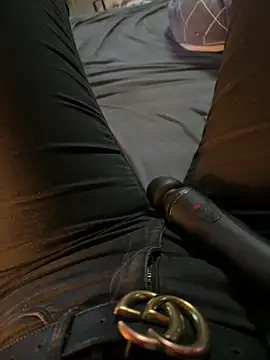 Snapshot of Ana-05 chatting on March 3, 2025, 5:18 pm Ana-05 online show from March 3, 2025, 5:18 pm