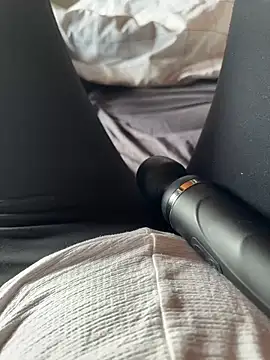 Snapshot of Ana-05 chatting on March 21, 2025, 1:12 pm Ana-05 online show from March 21, 2025, 1:12 pm