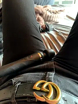 Snapshot of Ana-05 chatting on September 13, 2025, 10:48 am Ana-05 online show from September 13, 2025, 10:48 am